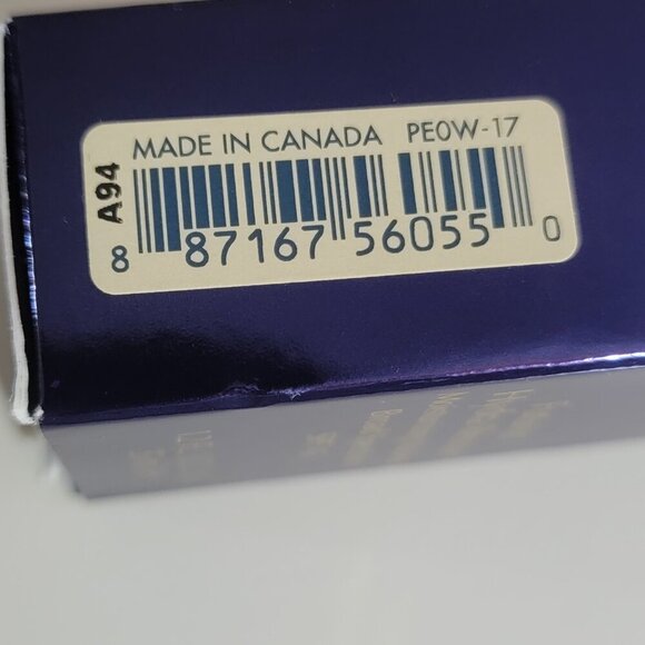 Estee Lauder Futurist Hydra Rescue Moisturizing Foundation Shades: 3W1 or 1N1 - Picture 13 of 15